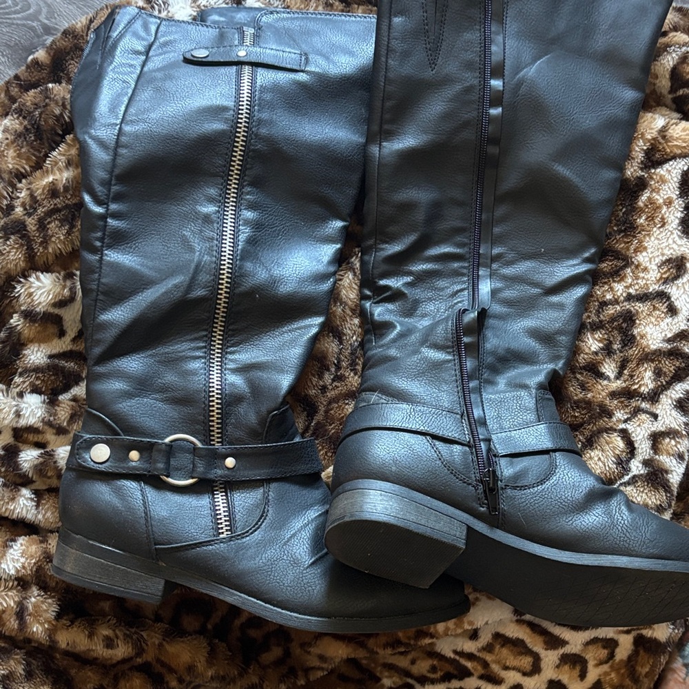 Black Knee-High Women's Boots